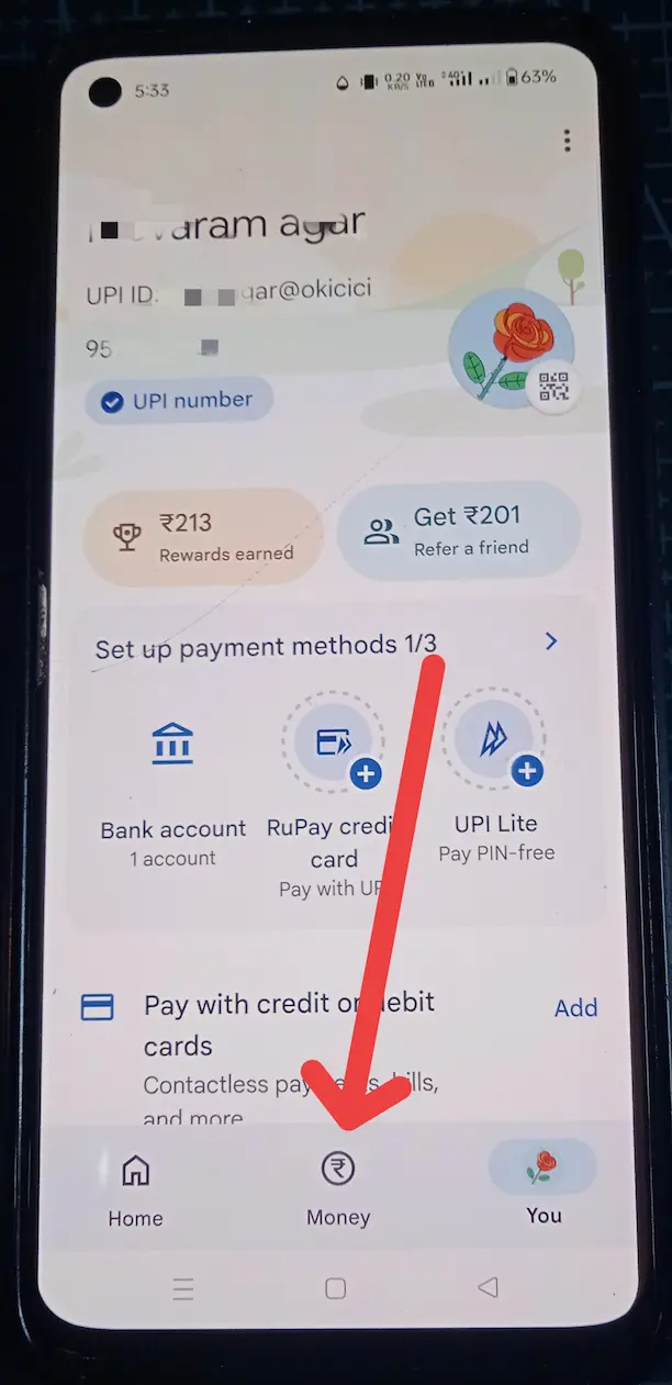 Google pay के जरिए अपना बैंक बैलेंस जाने तुरंत एक क्लिक में! 7 Google Pay home screen par Money ₹ button dikhaya gaya hai